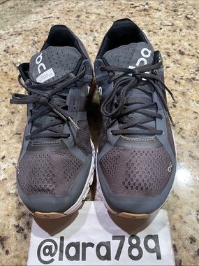 On Running Athletic Shoes